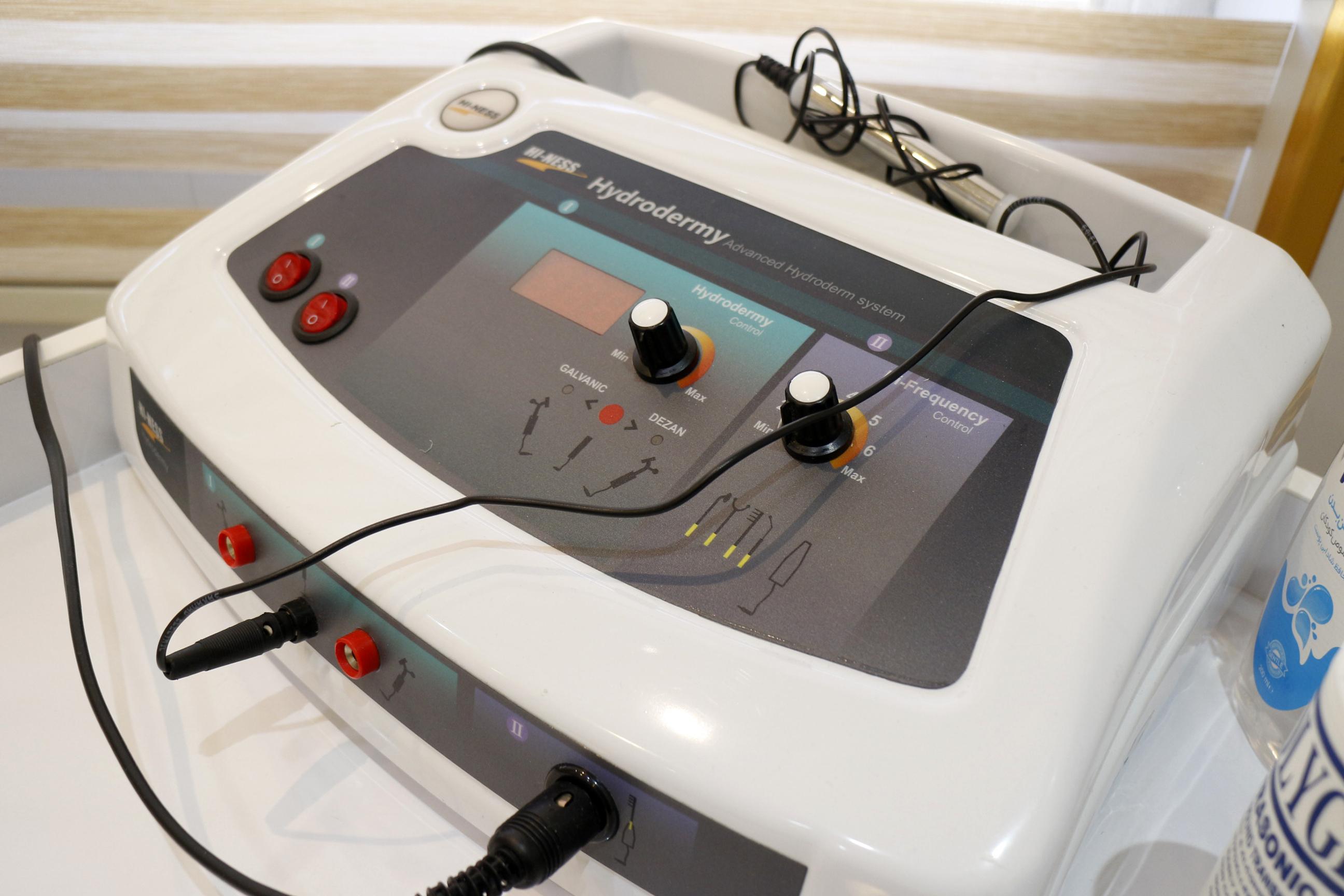 دستگاه هیدرودرم دکتر مهناز کبیریان