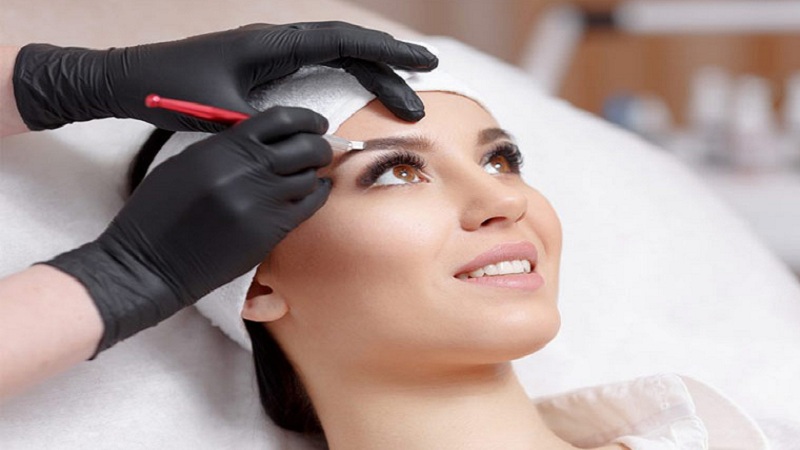 آشنایی با تفاوت روش میکروپیگمنتیشن ابرو با تاتو