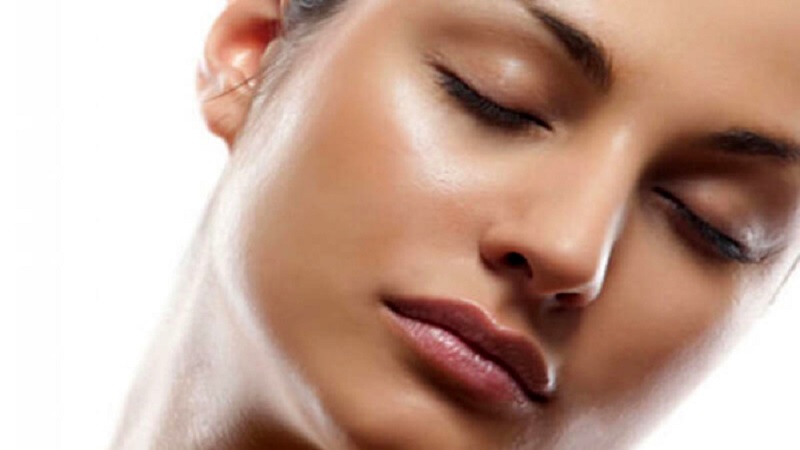 کنترل چربی پوست-پاکسازی و کاهش آن | بهترین مطب زیبایی اصفهان