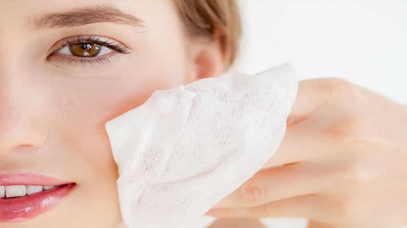 جوش‌ سرسفید و علت آن | بهترین مطب زیبایی اصفهان