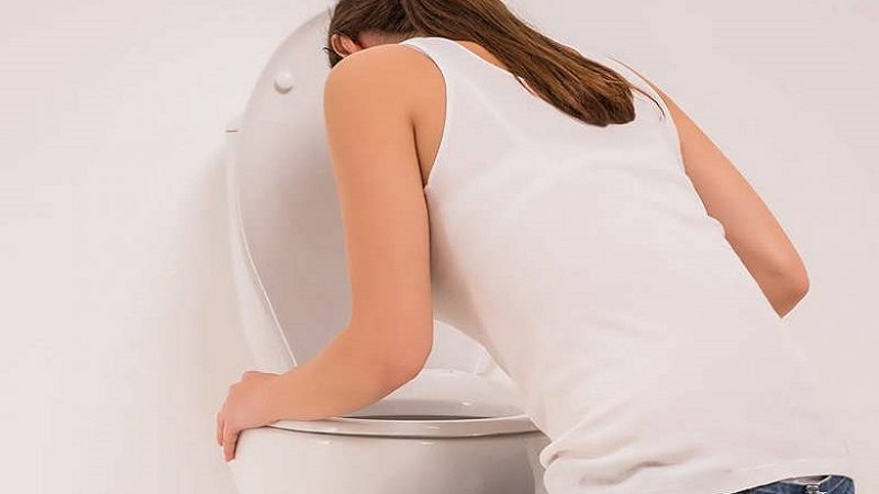 علت و درمان حالت تهوع بعد از بوتاکس | بهترین مطب زیبایی اصفهان