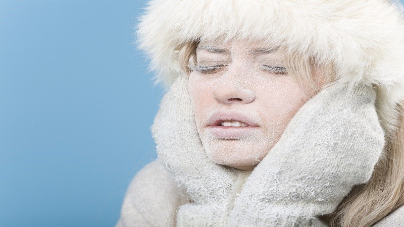 جلوگیری از خشکی پوست در زمستان | بهترین مطب زیبایی اصفهان