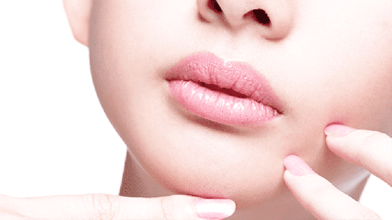 بهترین مطب زیبایی اصفهان | جوانسازی لب ها با کمک تزریق ژل