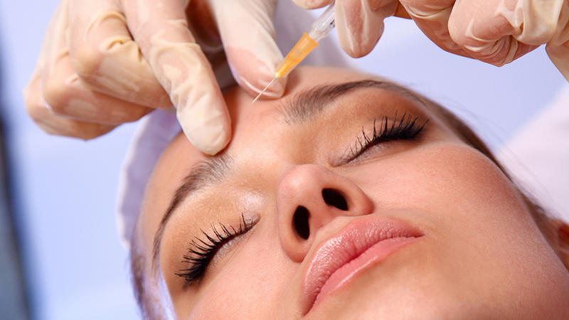 علل نامتقارن شدن صورت با تزریق فیلر چیست؟ | بهترین مطب زیبایی اصفهان