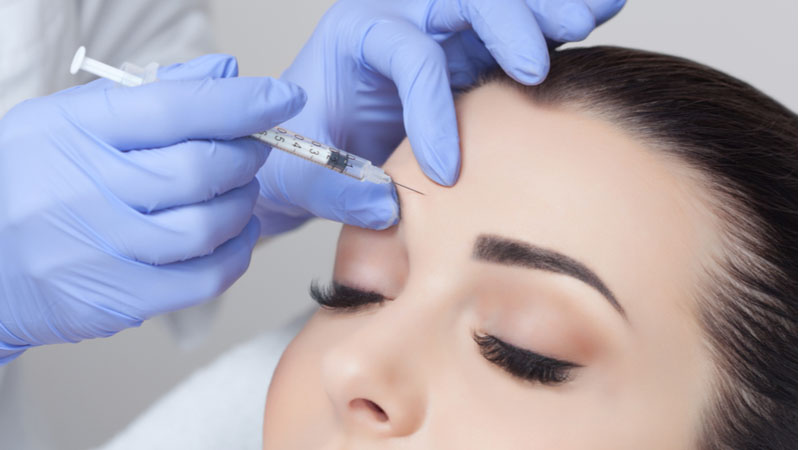 عوارض جانبی بوتاکس چیست؟ | بهترین مطب زیبایی اصفهان