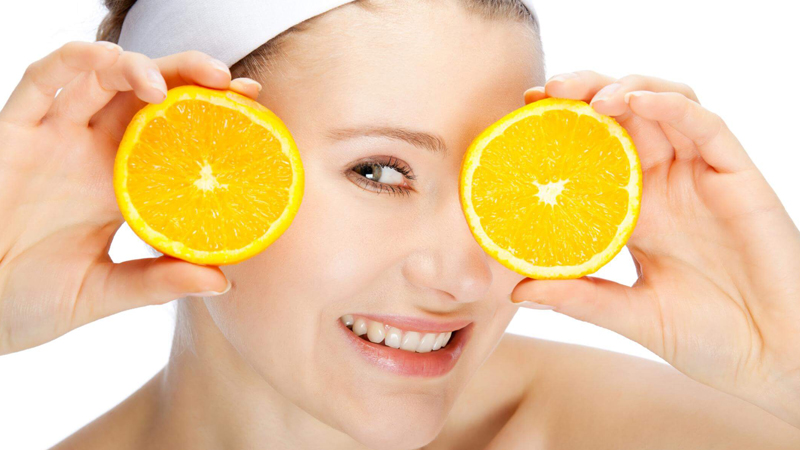 مزایای استفاده از ویتامین C برای پوست | بهترین مطب زیبایی اصفهان