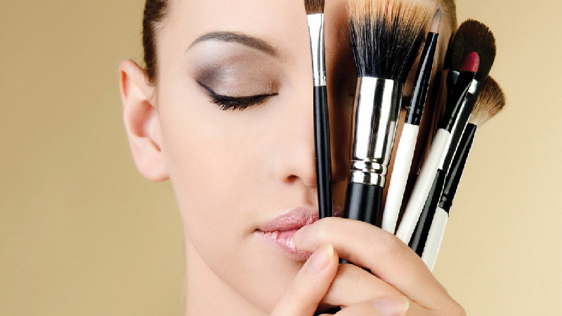 آرایش کردن بعد از بوتاکس | بهترین مطب زیبایی اصفهان