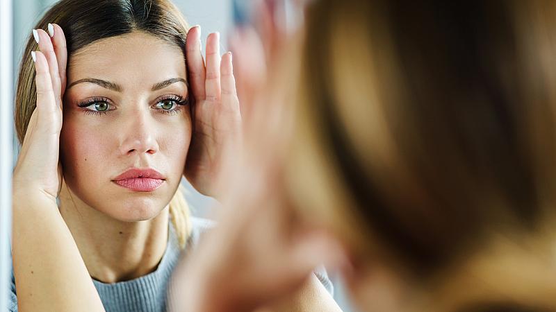 نکات مهم برای انتقال چربی به خط اخم | بهترین مطب زیبایی اصفهان