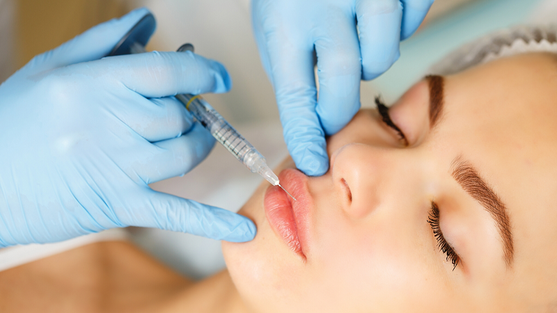 مزایا و عوارض تزریق ژل رستیلن | بهترین مطب زیبایی اصفهان