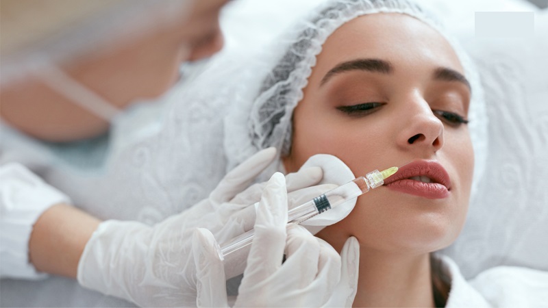 بررسی انواع تزریق فیلر به لب | بهترین مطب زیبایی اصفهان