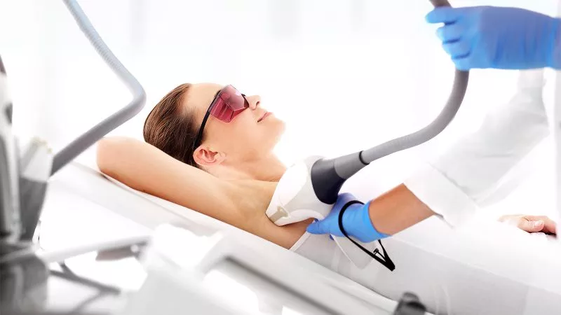 مراقبت های قبل و بعد از لیزر موهای زائد | بهترین مطب زیبایی اصفهان