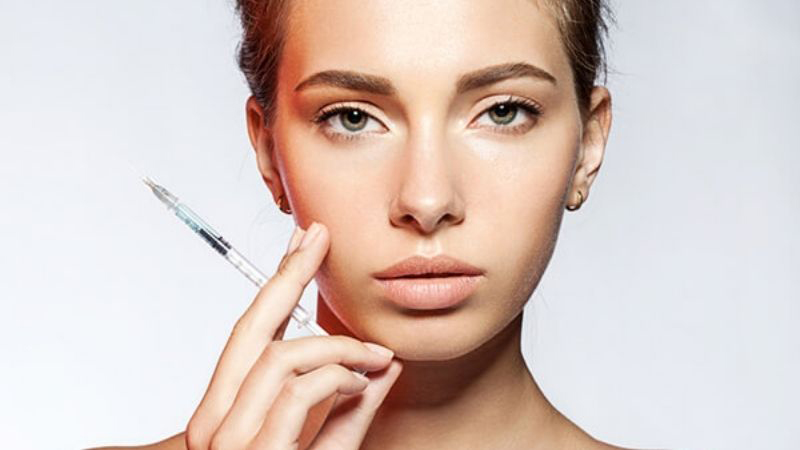 مزایا و عوارض تزریق ژل به چانه | تزریق ژل و بوتاکس اصفهان