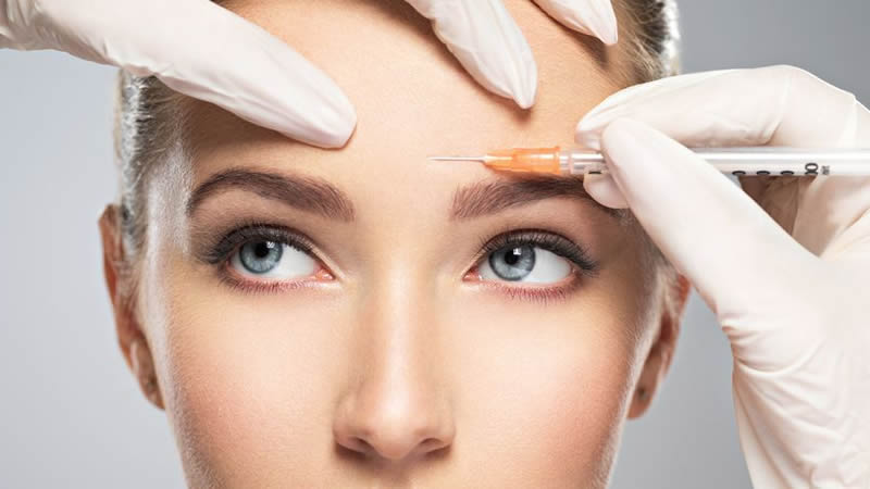 عوارض بوتاکس پیشانی | تزریق ژل و بوتاکس اصفهان