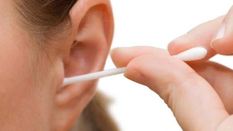 عوامل ایجاد خارش گوش | بهترین مطب زیبایی اصفهان