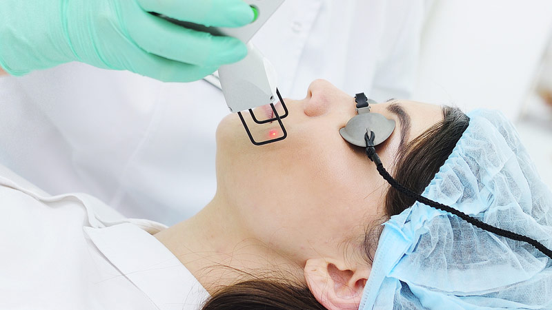 کاربردها و عوارض لیزر فرکشنال CO2 | بهترین مطب زیبایی اصفهان