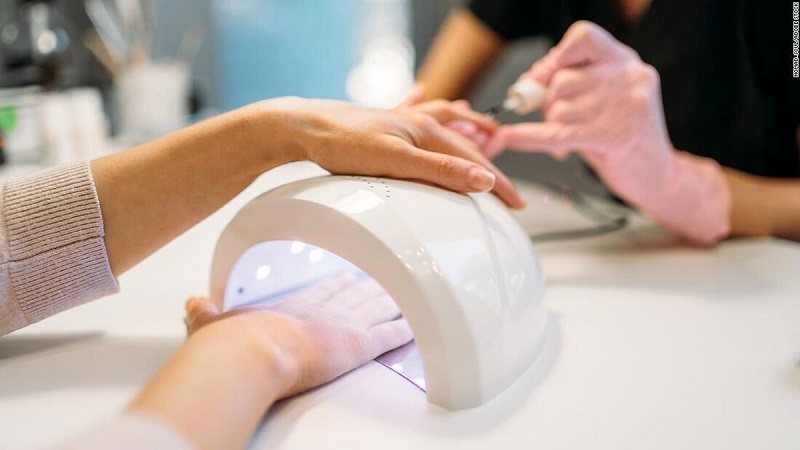 ژلیش ناخن چیست؟ | بهترین مطب زیبایی اصفهان - تزریق ژل و بوتاکس اصفهان