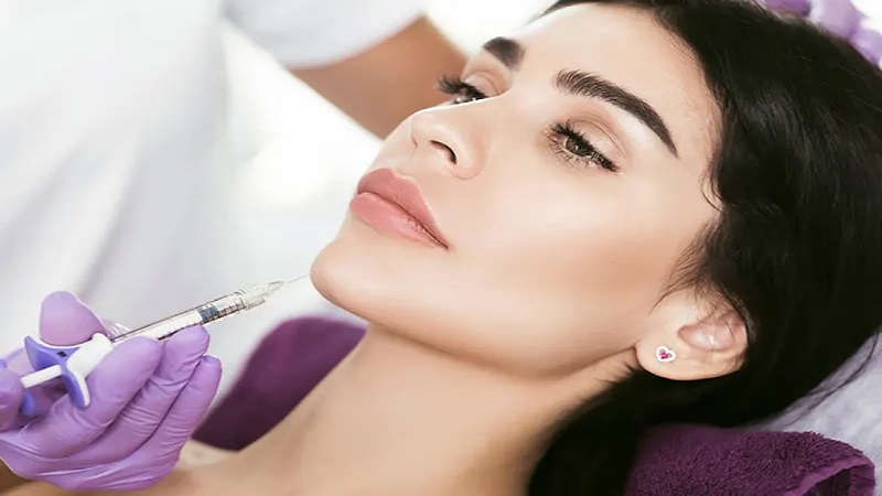 آیا تزریق‌های زیبایی درد دارد؟ | بهترین مطب زیبایی اصفهان - تزریق ژل و بوتاکس اصفهان