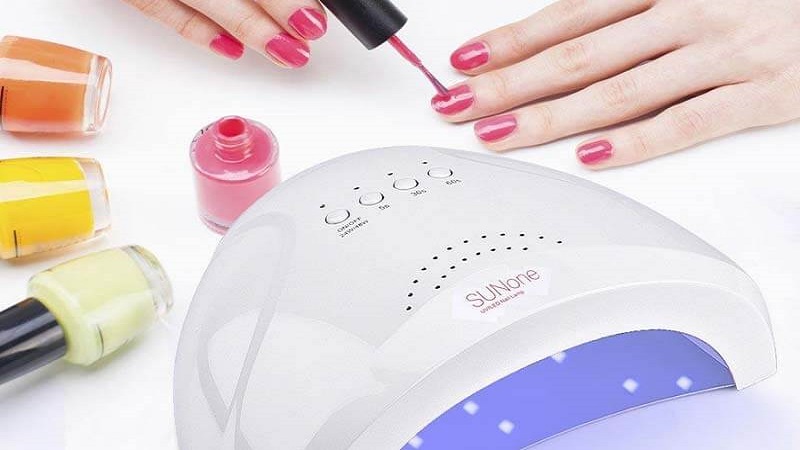 ژلیش ناخن چیست؟ | بهترین مطب زیبایی اصفهان - تزریق ژل و بوتاکس اصفهان