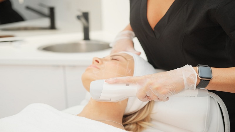 کربوکسی تراپی غبغب | بهترین مطب زیبایی اصفهان - تزریق ژل و بوتاکس اصفهان